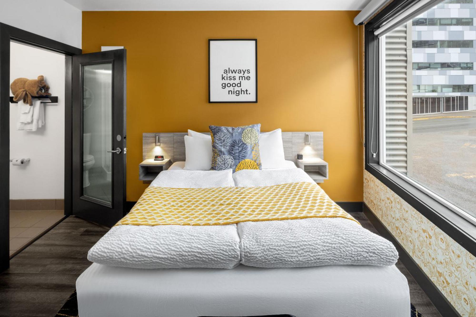 Silverbow Inn & Suites Джуно Екстер'єр фото
